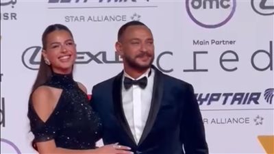 بعد شائعات انفصالهما.. احمد خالد صالح وهنادي مهنا يتألقان في افتتاح مهرجان القاهرة