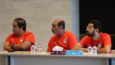 المنتخب المصري يرتدي زيه التقليدي وأوزبكستان بالأبيض في ودية 14 نوفمبر