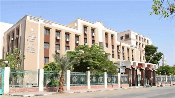 مستشفيات جامعة سوهاج تكشف تفاصيل إجراء ١٥ عملية جراحية دقيقة