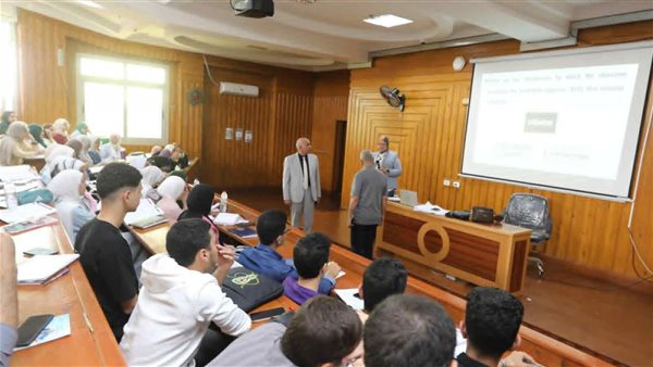 رئيس جامعة كفرالشيخ يتفقد سير العملية التعليمية بالجامعة الأهلية