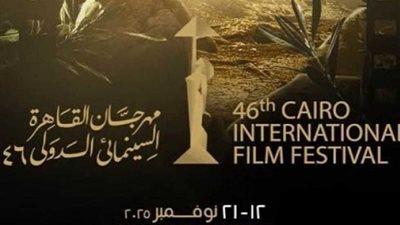 محمد عبد العزيز يكشف “أسرار صناعة الكوميديا” في ماستر كلاس بالمسرح المكشوف