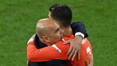 مدرب منتخب البرتغال يدافع عن كريستيانو رونالدو بعد الطرد أمام أيرلندا: شغفه الكبير سبب البطاقة الحمراء