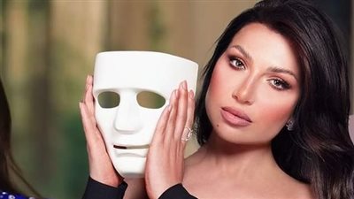 معملوش حاجة غلط.. منى عبد الوهاب تدافع عن كريم محمود عبد العزيز ودينا الشربيني