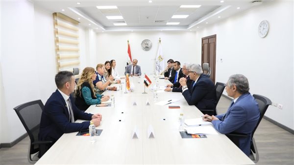 “عاشور” يبحث سبل التعاون مع وزيرة التعليم والعلوم وسفيرة مقدونيا الشمالية بالقاهرة