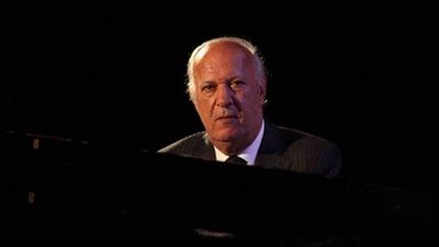 نقل الموسيقار عمر خيرت للعناية المركزة بعد إصابته ببرد شديد