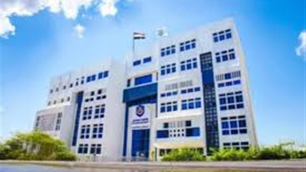 طلاب المدرسة العاشرة الرسمية لغات في زيارة علمية لجامعة مدينة السادات