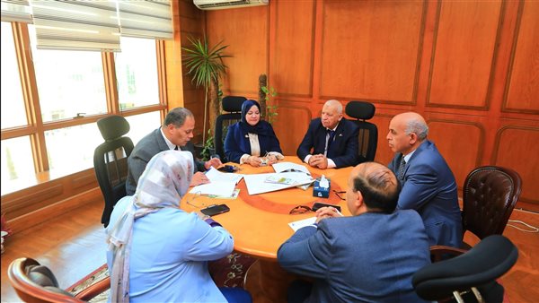 جامعة كفرالشيخ تناقش تطوير البرامج التدريبية لمركز الموارد البشرية والتعليم المستمر 