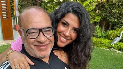 رمانة ميزان العيلة.. صلاح عبدالله يحتفل بعيد ميلاد ابنته