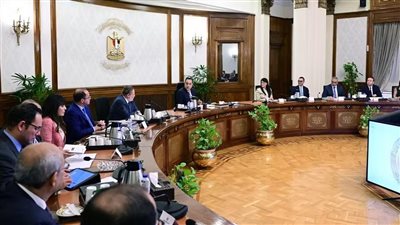 رئيس الوزراء يترأس اجتماع المجموعة الوزارية الاقتصادية لمتابعة برنامج الإصلاح وتحسن مؤشرات الأداء المالي