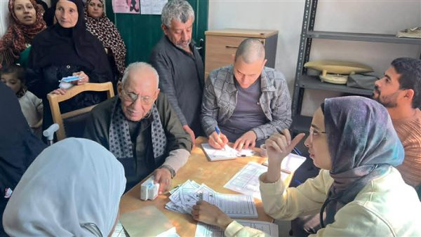 جامعة المنيا تطلق قافلة تنموية متكاملة لقرية السعدية وتوقع الكشف الطبي على 720 مواطنًا