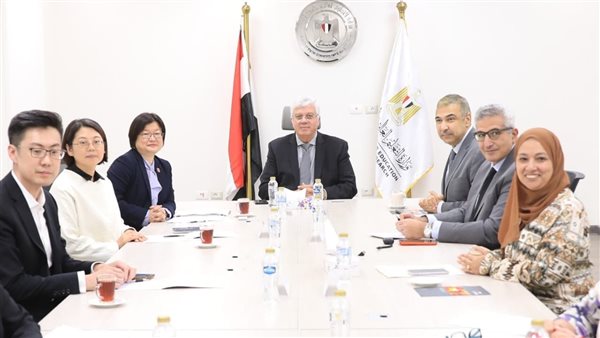 وزير التعليم العالي يبحث سبل تعزيز التعاون مع وفد الجامعة المفتوحة في الصين