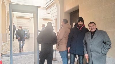 توافد أبناء الجالية المصرية في فرنسا للإدلاء بأصواتهم في مجلس النواب