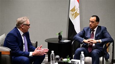 رئيس الوزراء يلتقي “أنجلو جولد أشانتي” في جوهانسبرج لتعزيز استثمارات منجم السكري للذهب