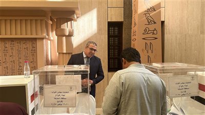 المستشار الثقافي بالسفارة المصرية بالرياض يتابع التصويت في انتخابات مجلس النواب 2025