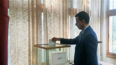 السفير المصري في إثيوبيا يدلي بصوته بأول أيام تصويت المصريين بالخارج في انتخابات مجلس النواب