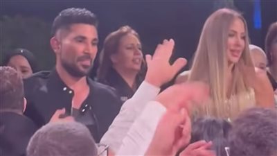 في زفاف نجل ريم مصطفى.. أول ظهور لـ أحمد سعد بعد خروجه من المستشفى