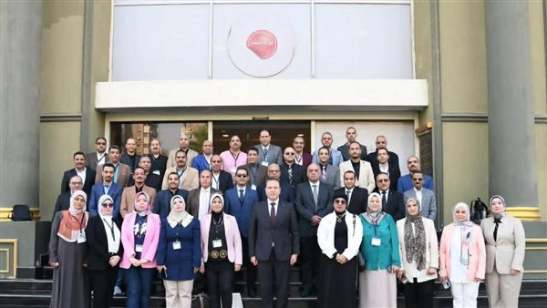 جامعة أسيوط تشارك بالبرنامج التدريبي لمكافحة الفساد والحوكمة بالأكاديمية الوطنية لمكافحة الفساد