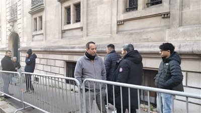 إقبال المصريين على سفارة مصر بباريس في اليوم الثاني للتصويت بانتخابات مجلس النواب