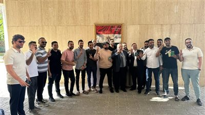 استمرار توافد أبناء الجالية المصرية على سفارة مصر بالسعودية في اليوم الثاني للتصويت بانتخابات مجلس النواب