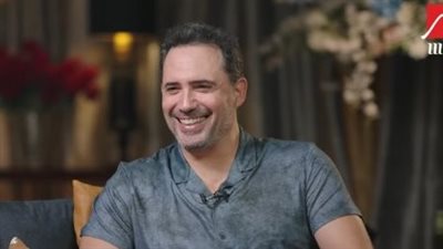 لما بغلط بعتذر لبنتي.. وحسيت بأبويا وأمي لما بقيت أب