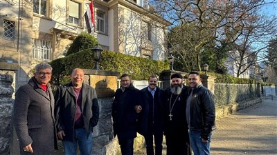 توافد الجالية المصرية على القنصلية المصرية بفرانكفورت لخوضانتخابات مجلس النواب