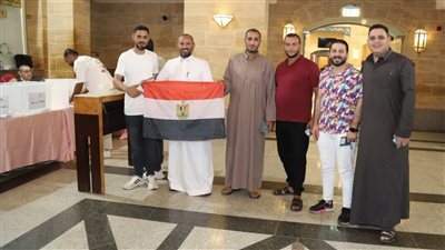 إقبال كبير من أبناء الجالية المصرية بجده للمشاركة في الإنتخابات البرلمانية قبل غلق باب التصويت