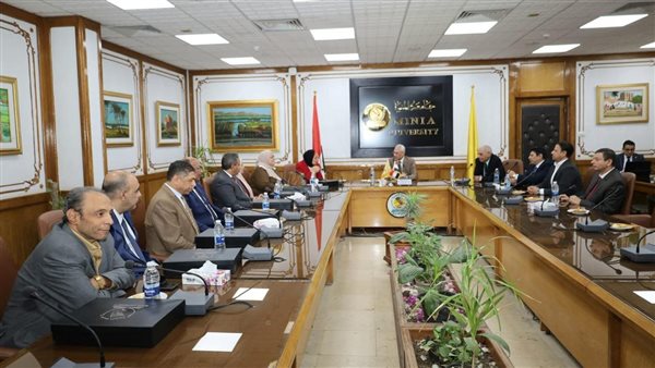رئيس جامعة المنيا يستقبل فريق ضمان الجودة والاعتماد لتقييم كلية العلوم مؤسسيًا وبرامجيًا