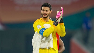 “ما تلعبش وأنت مصاب”.. شوبير يكشف تفاصيل إصابة الشناوي فى مباراة شبيبة القبائل بدوري الأبطال