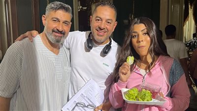 ياسر جلال يكشف صورًا جديدة من كواليس مسلسل كلهم بيحبوا مودي