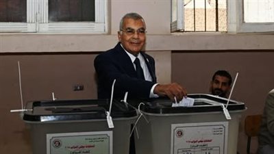 المستشار عصام فريد يدلي رئيس مجلس الشيوخ يدلي بصوته في انتخابات مجلس النواب