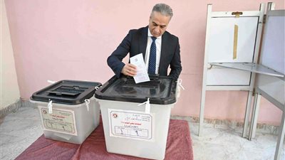 رئيس جهاز حماية المستهلك يُدلي بصوته في انتخابات مجلس النواب 2025