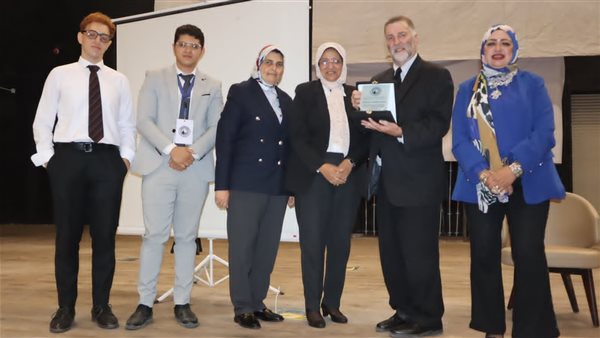 جامعة بني سويف الأهلية تستقبل الدكتور دوجلاس رايني أستاذ الكيمياء بساوث داكوتا الأمريكية