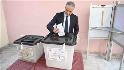 رئيس جهاز حماية المستهلك يُدلي بصوته في انتخابات مجلس النواب 2025