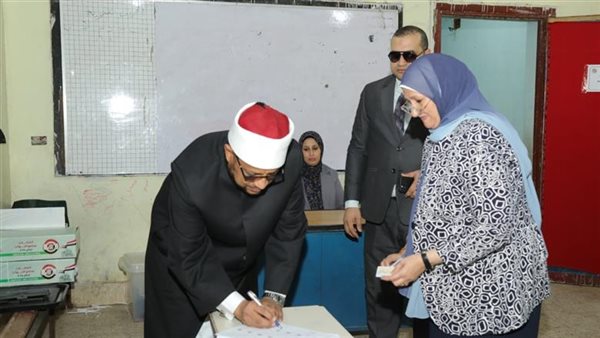 أمين «البحوث الإسلامية» يدلي بصوته في انتخابات مجلس النواب: واجب وطني