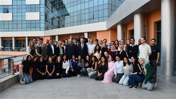الجامعة الألمانية بالقاهرة تطلق برنامج تبادل طلابي مع جامعة أوسنابروك بألمانيا
