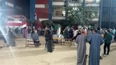 إقبال كثيف أمام لجنة مدرسة سبك الضحاك الدائرة الخامسة بالمنوفية