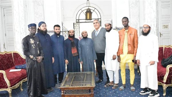 «الأعلى للشئون الإسلامية» يستقبل الطلاب الوافدين المقبولين بمنحة 2026 لاستكمال إجراءات القيد