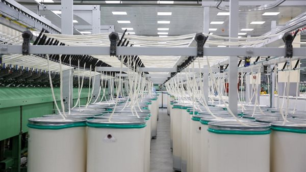 شراكة مصرية إيطالية لإنشاء مدرستين متخصصتين في الغزل والنسيج والأزياء