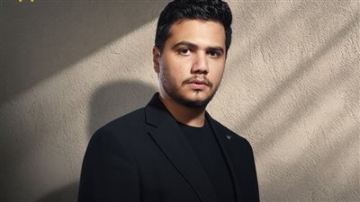 صديق أحمد فهمي.. عمر رياض يكشف تفاصيل شخصيته في مسلسل 2 قهوة |خاص