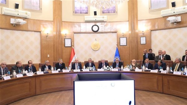 وزير التعليم العالي يكرم الجامعات الفائزة بمسابقة أفضل جامعة صديقة للبيئة 2024/2025