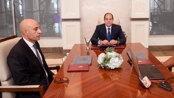 معلموا الحصة فوق الـ45 عاما يطالبوا بلقاء الرئيس السيسي ووزير التعليم لهذا السبب