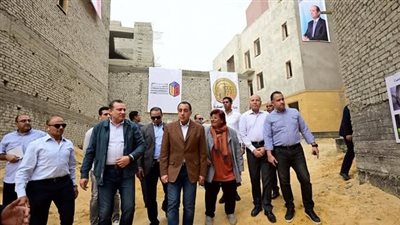 رئيس الوزراء يتفقد أعمال إعادة إحياء منطقة “درب اللبانة”