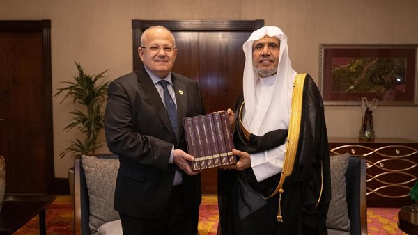 العيسى والخشت يناقشان فرص تعزيز الانتقال من «تجديد الخطاب» إلى «إعادة بناء المنظومة المعرفية»