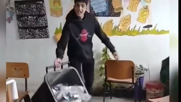 فيديو إهانة معلمة الإسكندرية..ماذا قالت صاحبة الواقعة على فصل الطلاب؟