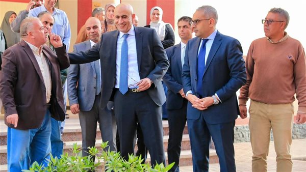 وزير التعليم يفاجيء 6 مدارس في دمياط بزيارته.. ويشيد بانضباط سير الدراسة