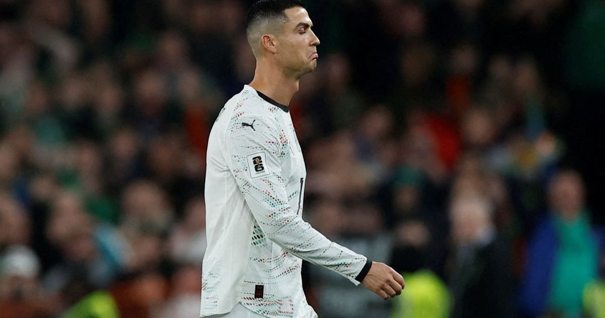 حكم “طرد وأغضب رونالدو” يدير افتتاح كأس العرب