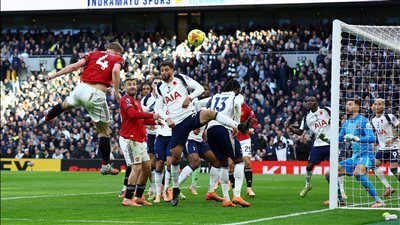 بهدفين لكل فريق ..مانشستر يونايتد يخطف تعادل مثير من توتنهام في الدوري الإنجليزي