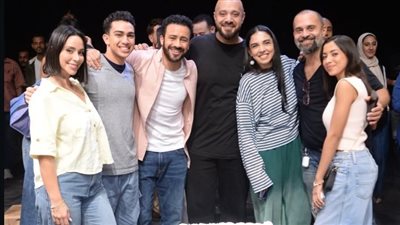 بالصور.. أحمد داود وبسنت شوقي يحتفلان بانتهاء تصوير فيلم إذما