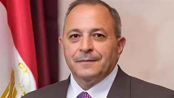 محافظ بورسعيد يخفض سن القبول بالأول الابتدائي شهرين