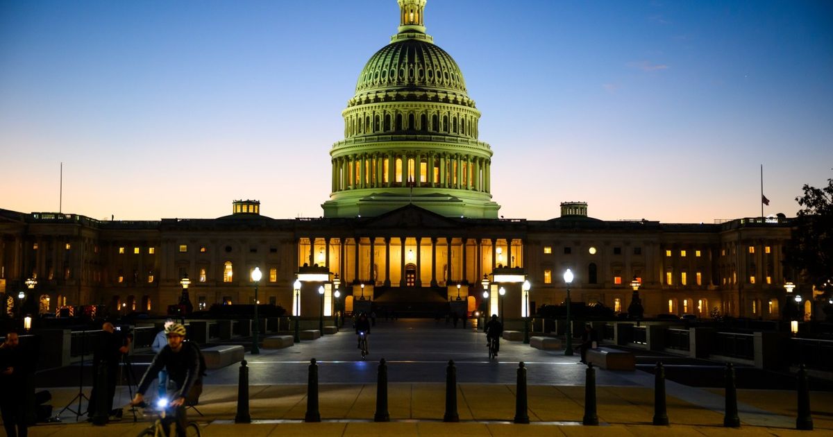 أطول إغلاق حكومي في تاريخ الولايات المتحدة يقترب من نهايته